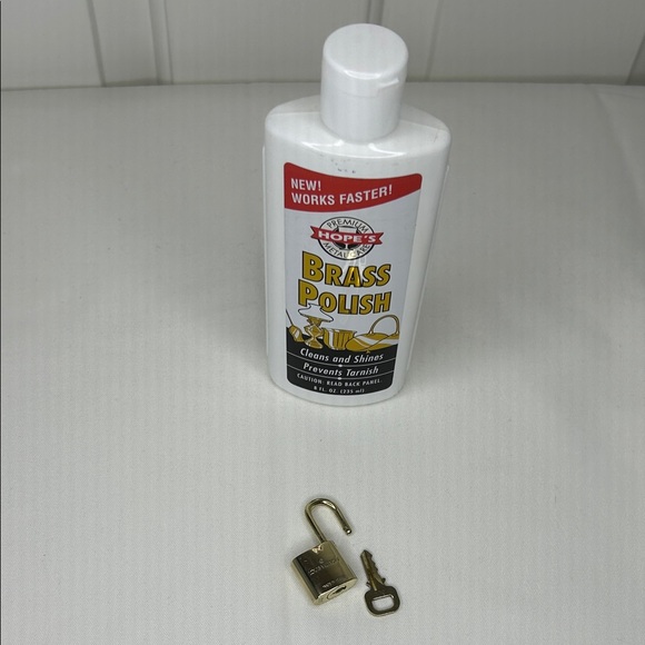 Louis Vuitton Lock Number 300 Just cleaned With Brass Polish Great Condition - Picture 8 of 8